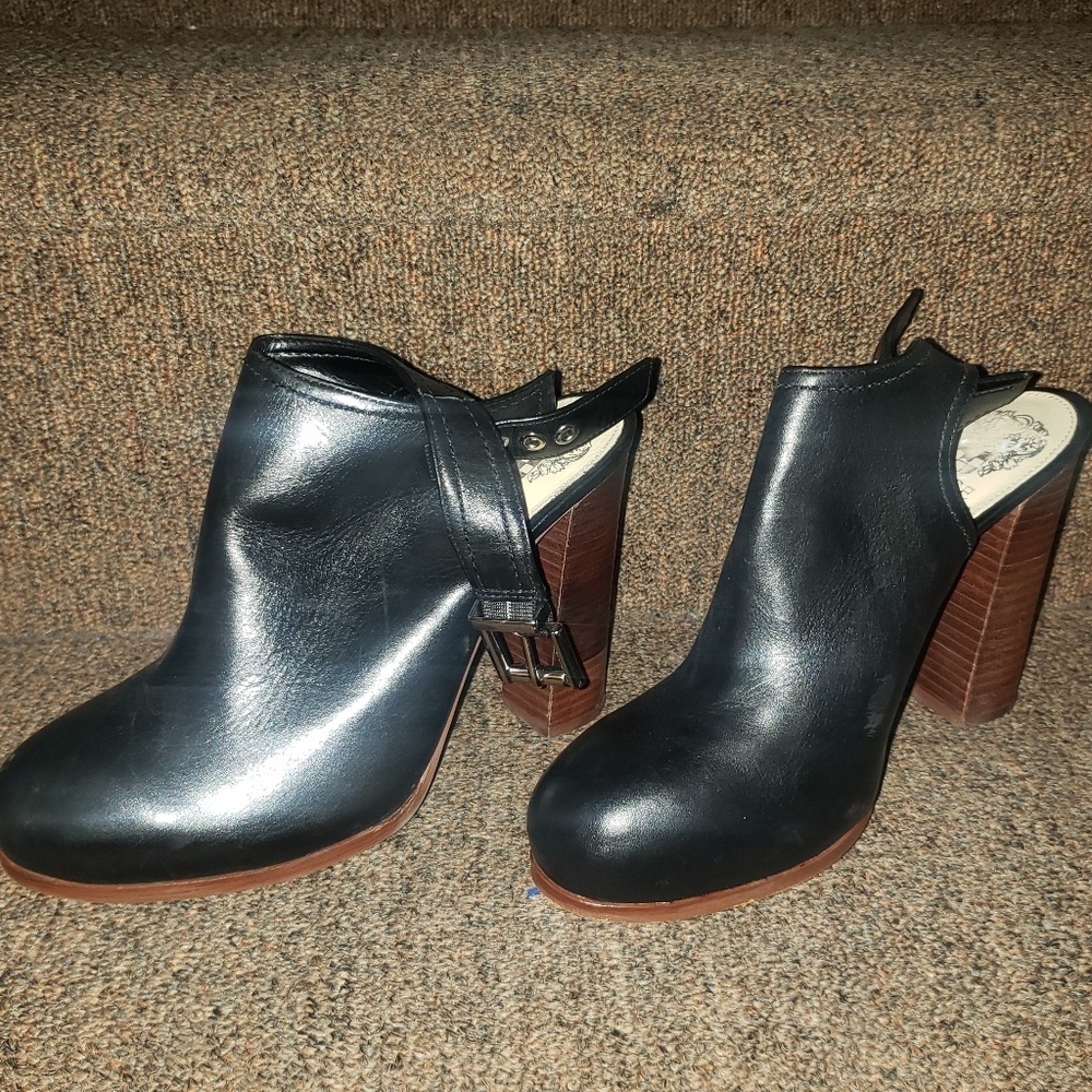 Vince Camuto Clogs